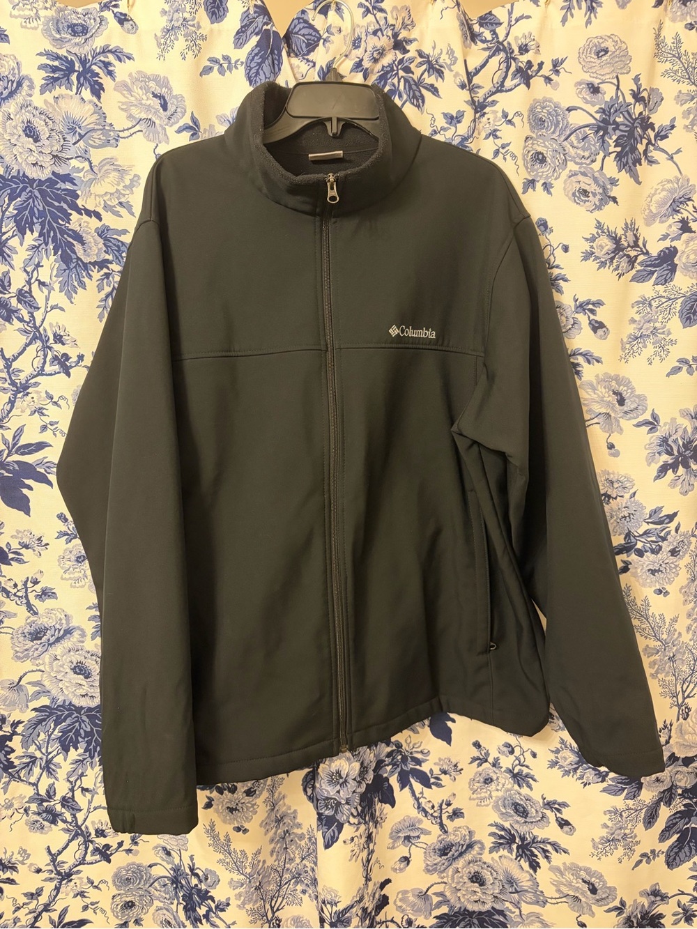Columbia Men's Dark Green Full-Zip Lightweight Jacket